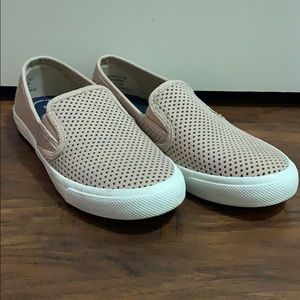 Women’s Sperry Slide ons! Size 8!